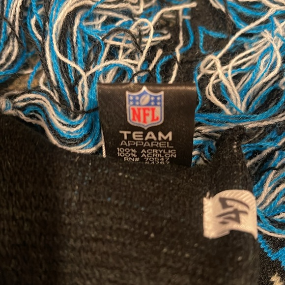 Carolina Panthers Scarves and Beanie - Picture 9 of 9